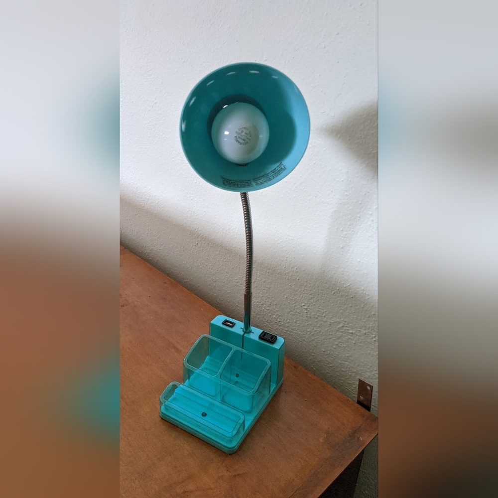 Desk lamp